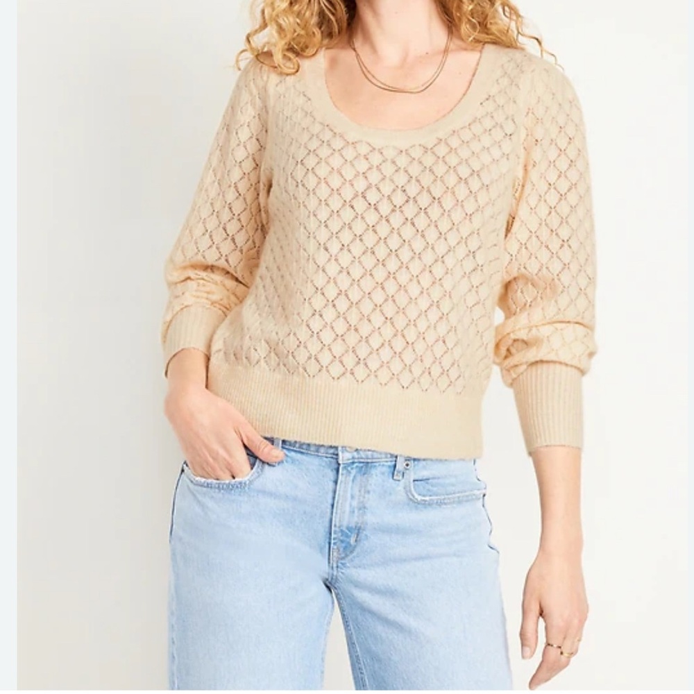 Old Navy Women's Beige Scoop Neck Sweater